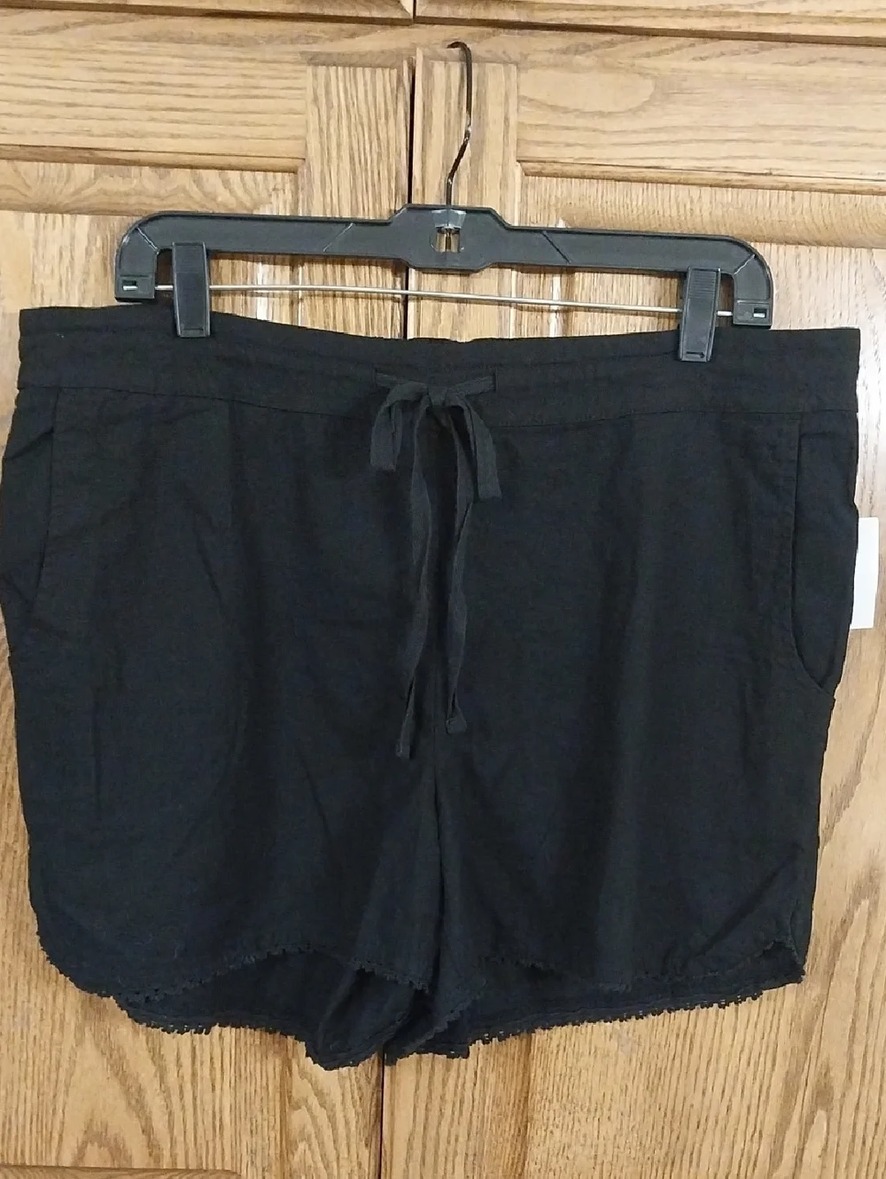 Caslon NWT Women's Linen Rayon Drawstring Waist Shorts Size Large Black Pockets